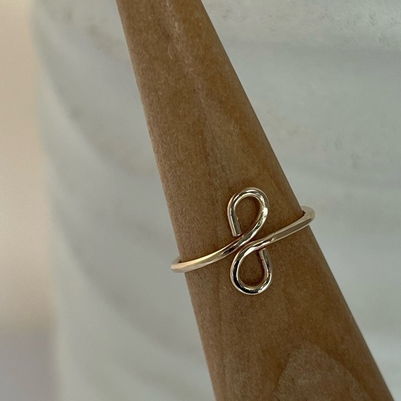 14K Gold Filled Toe Ring Adjustable - Picture 4 of 13